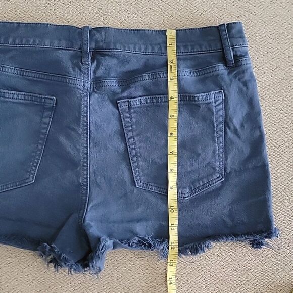 LOFT Ann Taylor Made and Loved Blue Distressed Color Jean Shorts - Size 12/31 - Picture 7 of 13